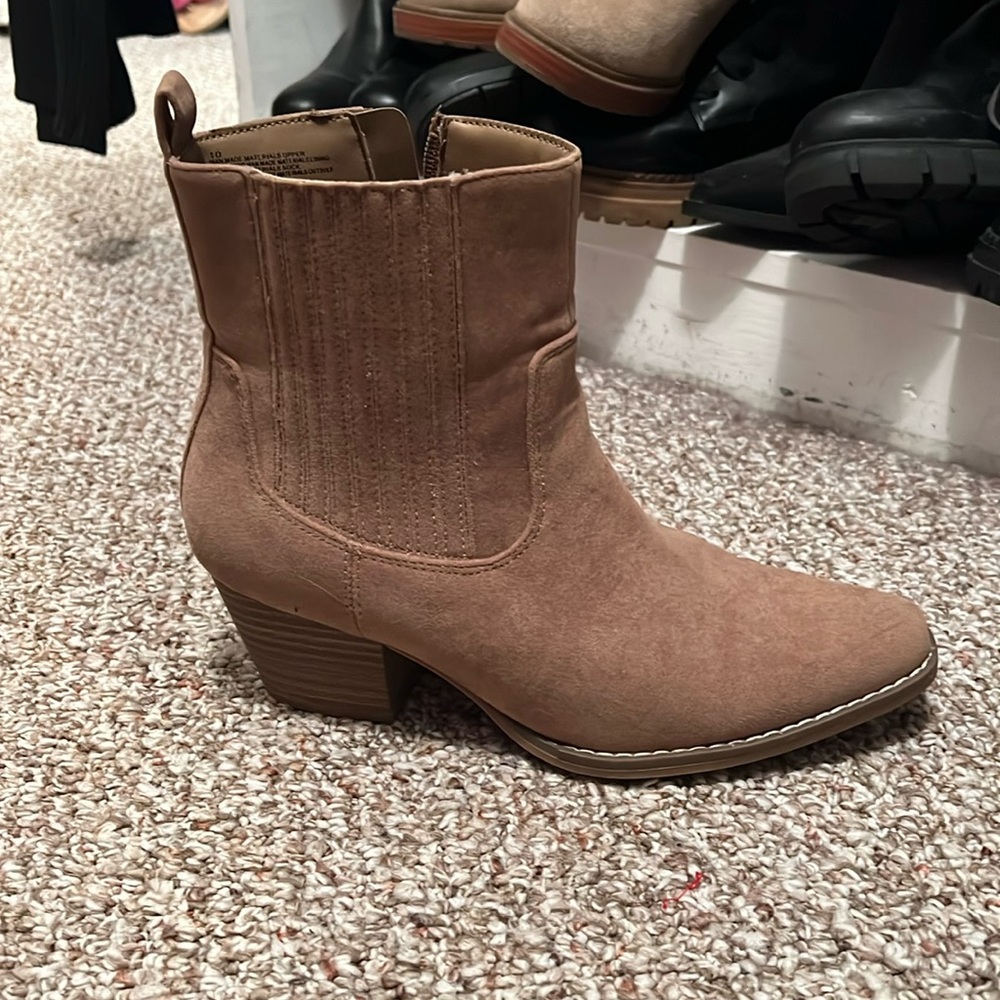 Cowboy bootie